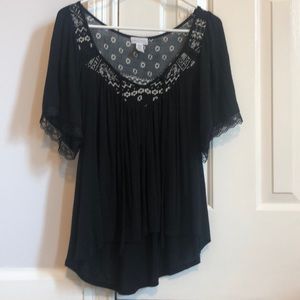 adorable black blouse !